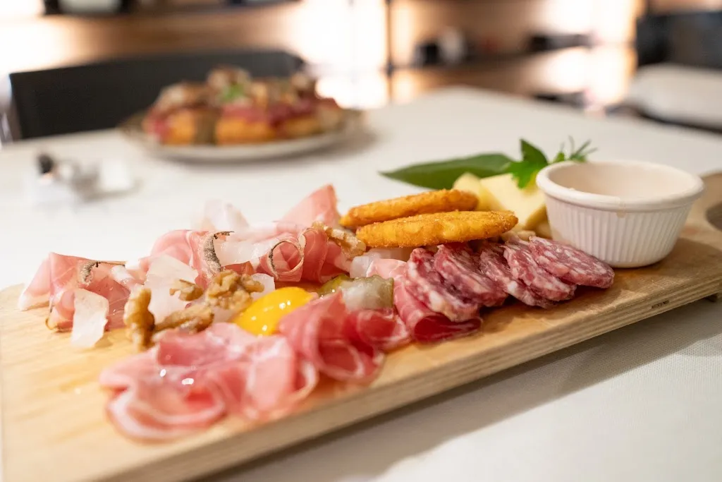 Ristorante Pizzeria Locanda Elisa_Commezzadura_slider_image_2