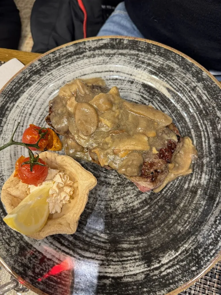 Al Pepolo Ristorante_Commezzadura_slider_image_1