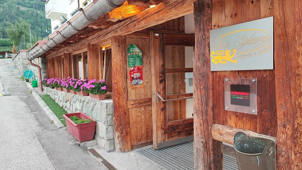 Osteria La Spléuza Cucina & Pizza restaurant in Commezzadura