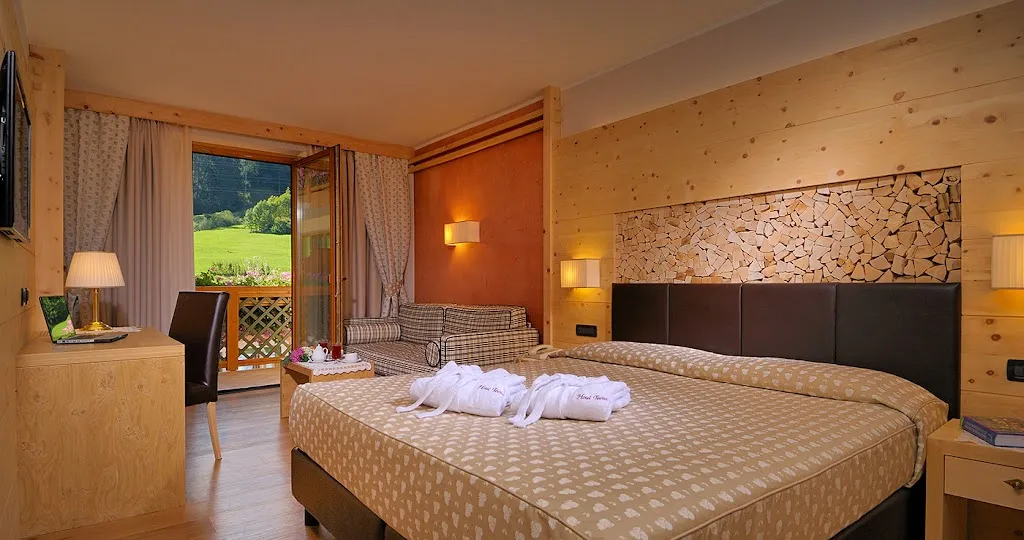 Tevini - Dolomites Charming Hotel_Commezzadura_slider_image_2