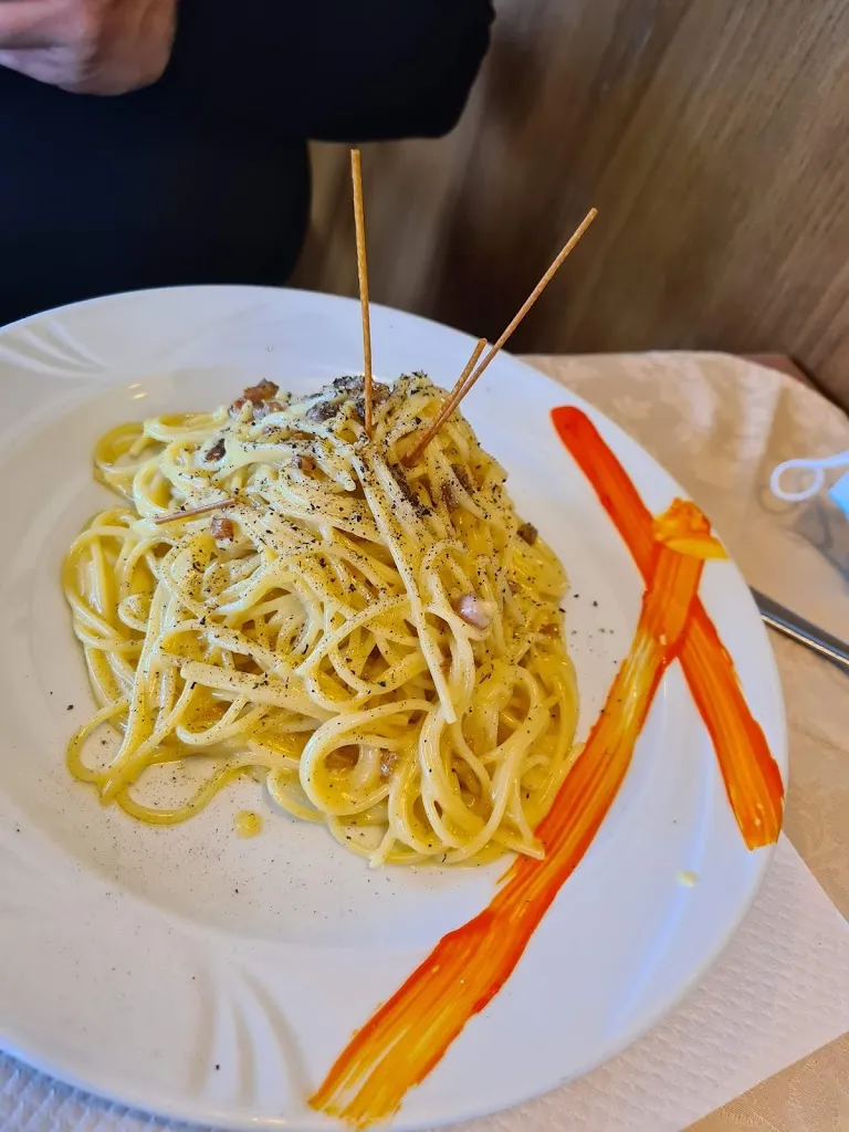 Nicoleta Dajbog_La Buca - Ristorante Bar Pizzeria - Folgarida_Commezzadura_review