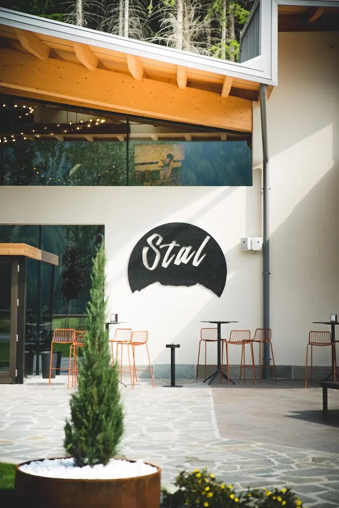 Stal Beer & Grill restaurant in Commezzadura