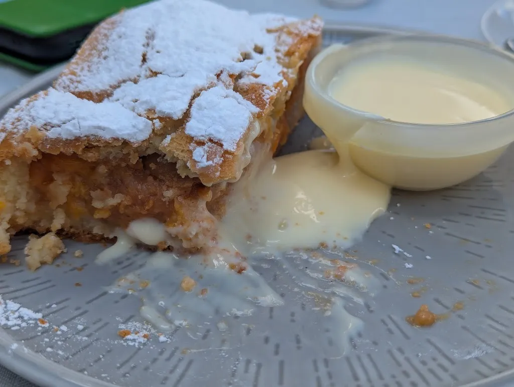 Hardy Karl-Heinz Jürgens_Restaurant Sciuri_Curon Venosta_review