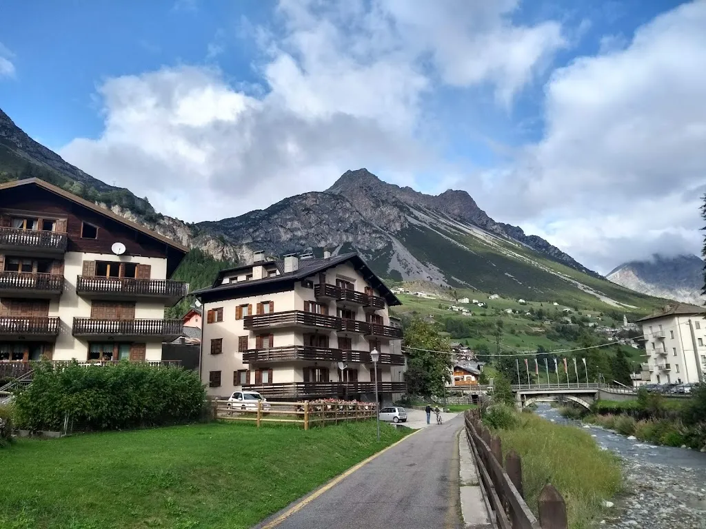 Philip Payne_Restaurant Pizzeria Bar Daniel_Curon Venosta_review