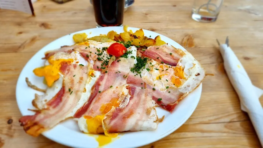 Skihütte Einkehrschwung restaurant in Curon Venosta