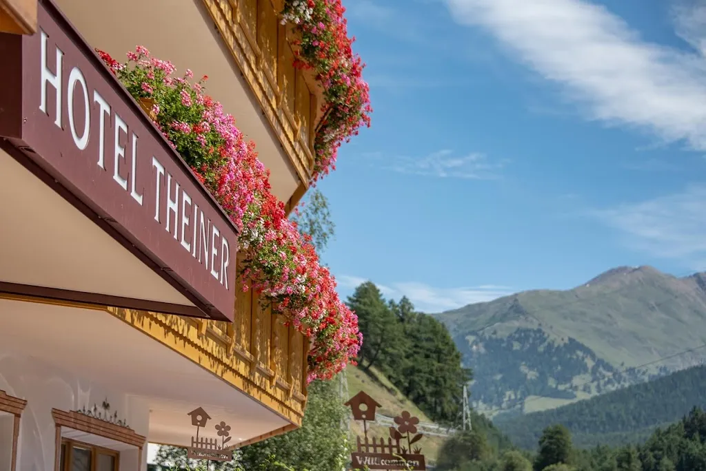 Hotel Theiner_Curon Venosta_slider_image_1