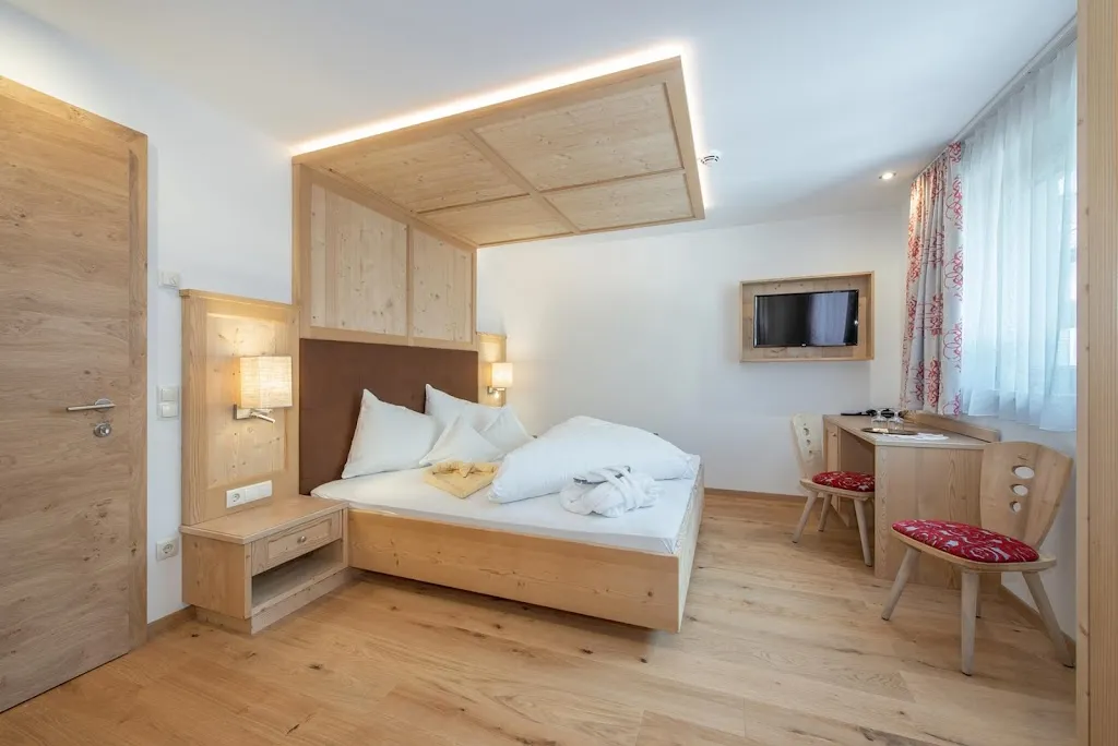 Hotel Theiner_Curon Venosta_slider_image_3