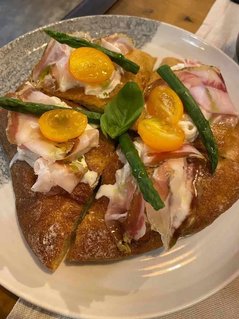 Ada Angelini_E'Senza_Locorotondo_review