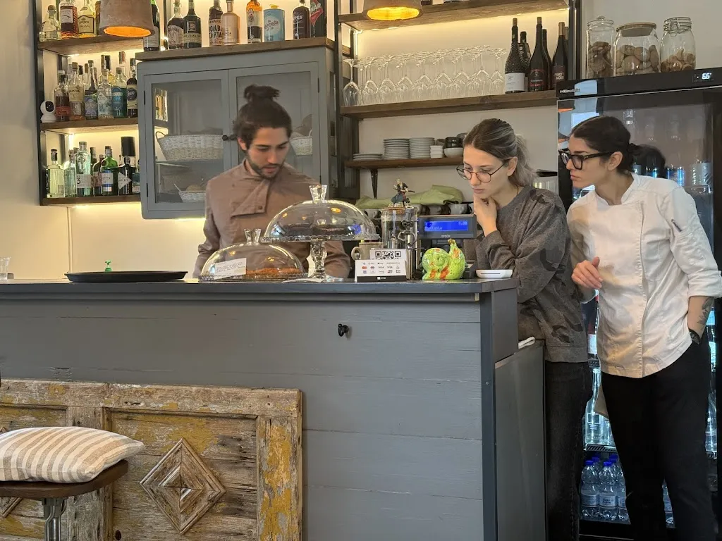 E'Senza restaurant in Locorotondo