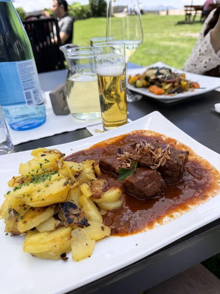 Gonzalo Beviglia_Lobishof Albergo_Collalbo_review