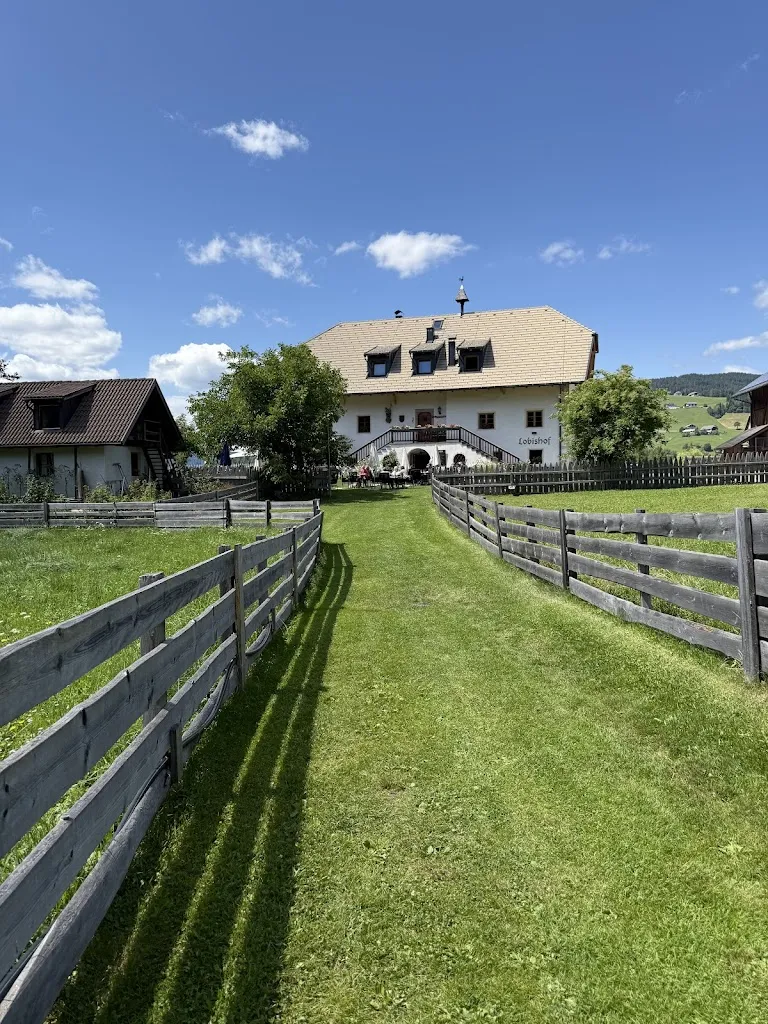 Florencia Eli_Lobishof Albergo_Collalbo_review