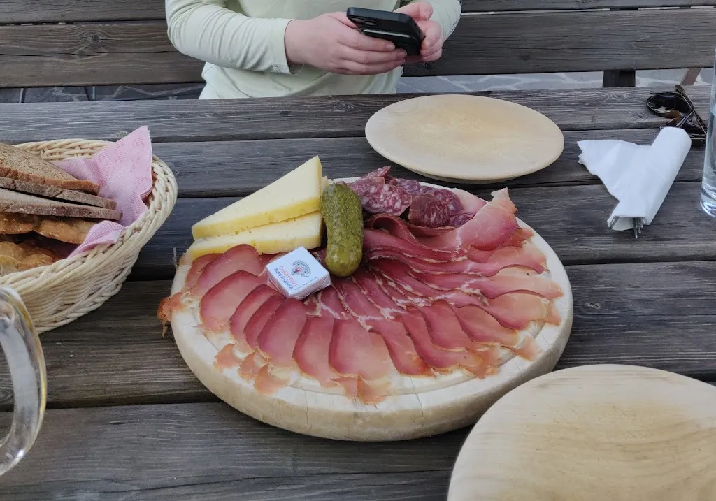 Nicholas Joinson_Gasthof Schluff_Collalbo_review