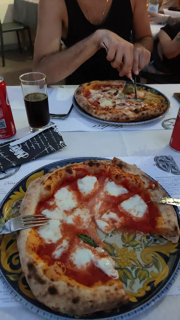 D Wall_Restaurant Café Pizzeria Julia_Cornaiano_review