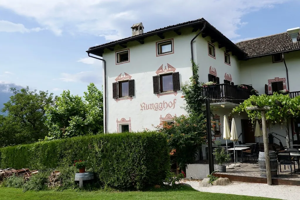 Benjamin Whitaker_Hotel Ansitz Rungghof_Cornaiano_review