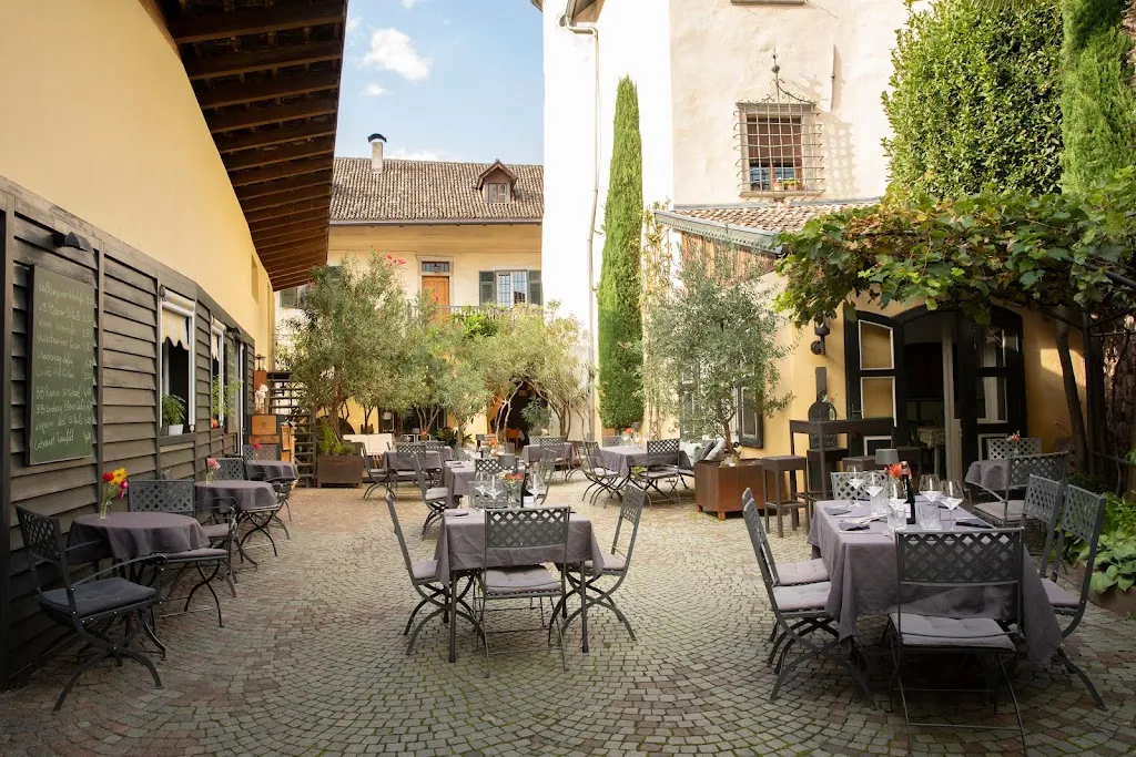 Allegra Weinbar - Ansitz Schreckenstein restaurant in Cornaiano