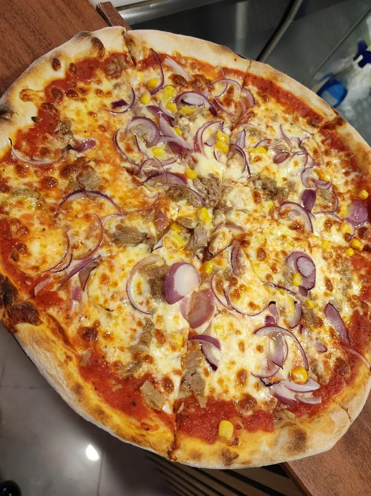Gina Z._kingkebabPizza_Castelnuovo Vomano_review