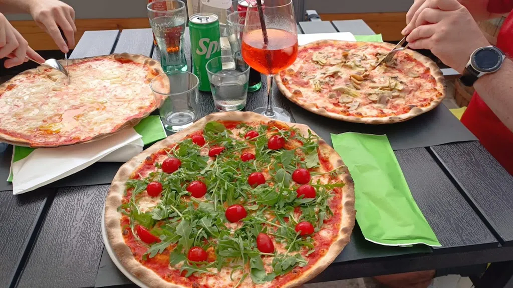 Ristorante Pizzeria Bar Erica_Dorsino_slider_image_3