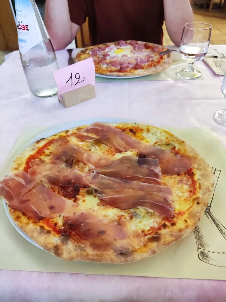 Aleksander Bachrouch_Hotel Pizzeria La Pineta_Fiavè_review