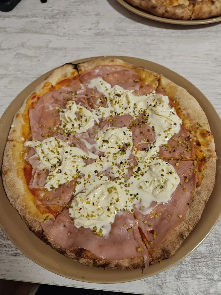 Adriana Šimánková_Pizzeria Bon Bon_Locorotondo_Bewertung