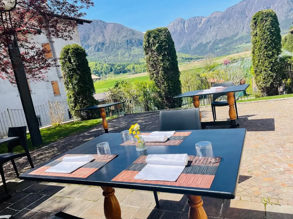 Al Contrario restaurant in Fiavè