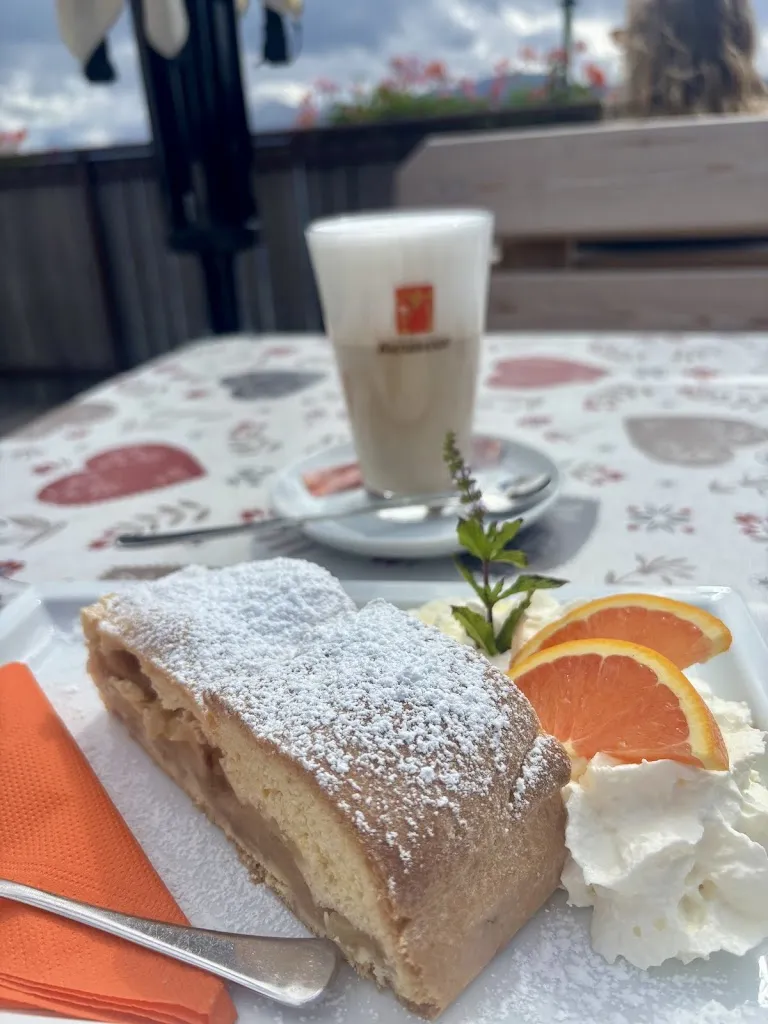 A. Schneider_Gasthaus Kofler Am Kolf_Falzes_review