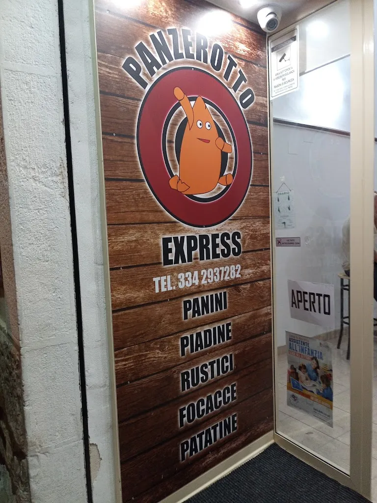 Paolo Munarin_Panzerotto Express_Locorotondo_review