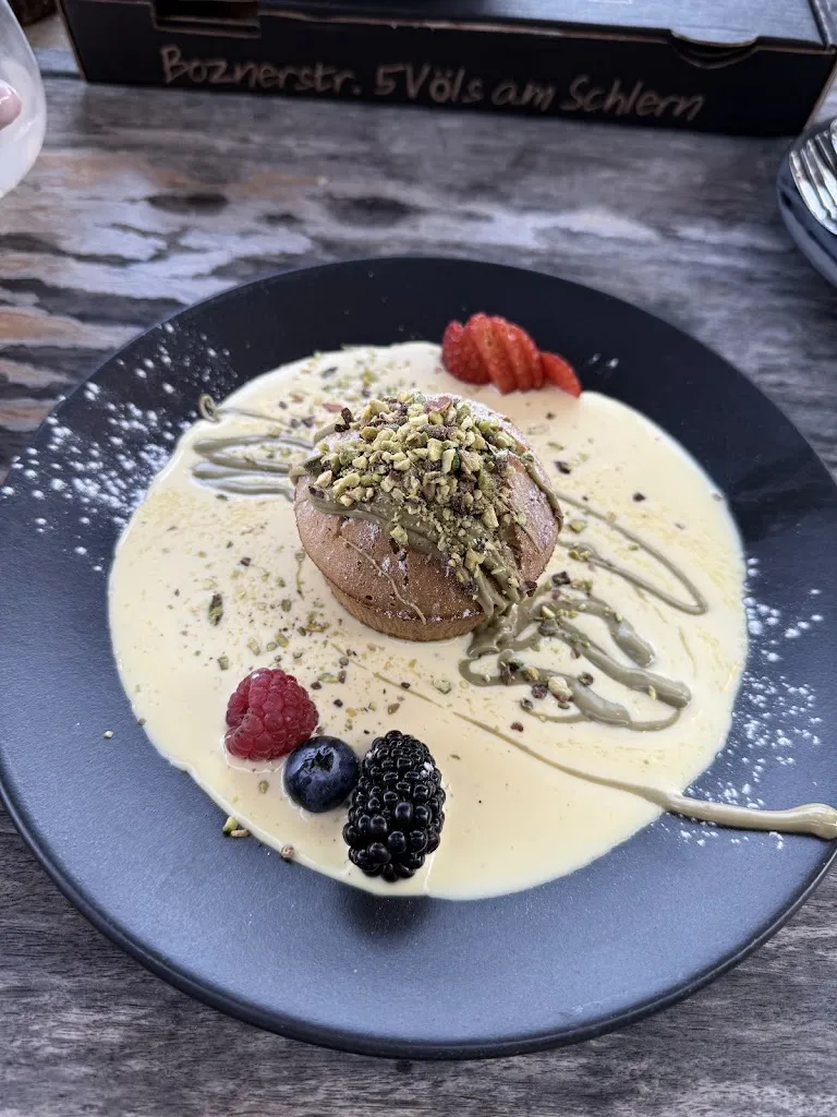 Anita Małkowska_Alpin Roof Flora_Fiè Allo Sciliar_review