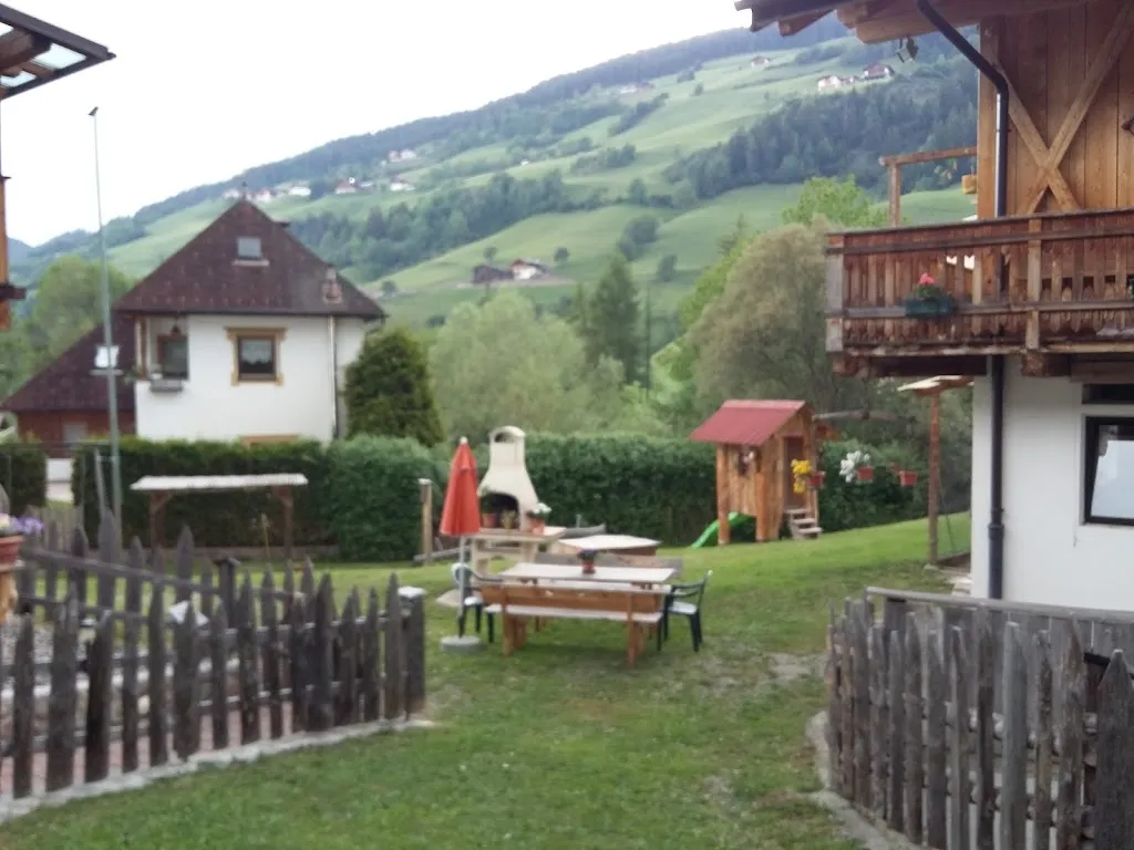 Vincenzo Compagni_Schlosskeller_Funes - Villnoess_recensione