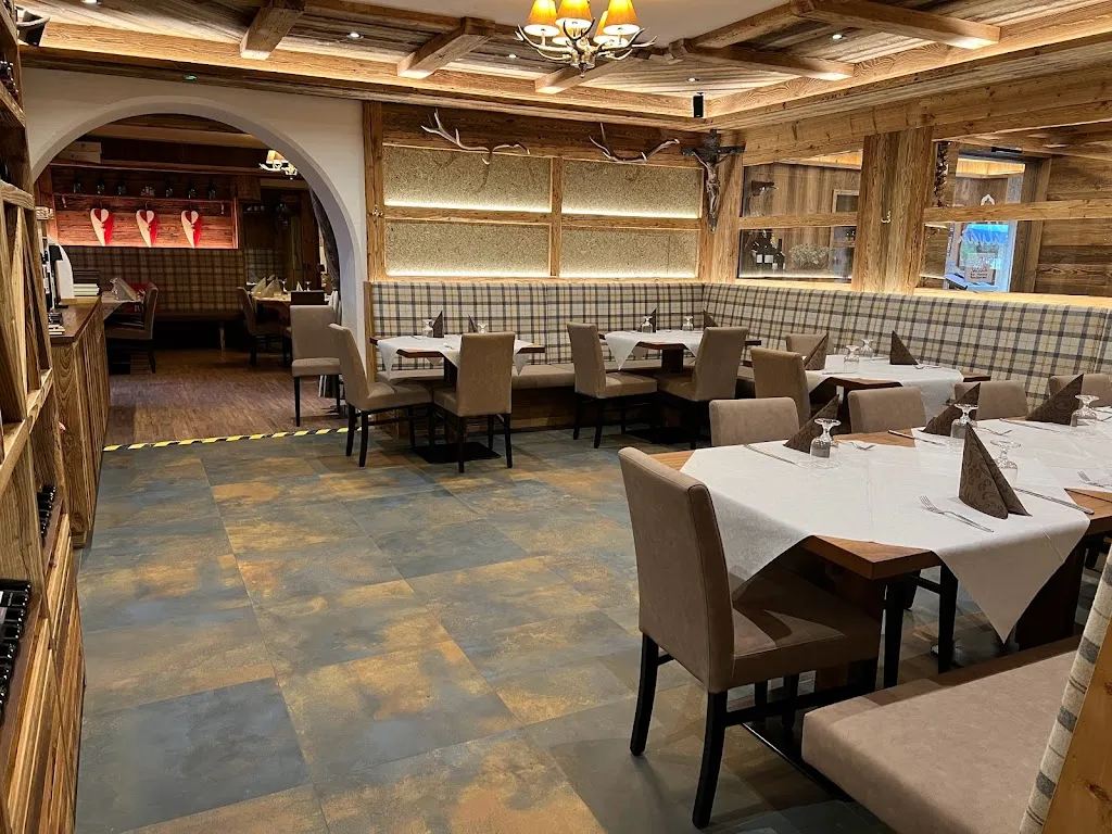 Pizzeria Ristorante Salvan - Corvara in Badia  restaurant in Corvara in Badia