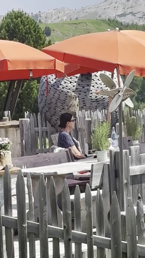 Leonardo Metsavaht_Alpine Restaurant Piz Arlara_Corvara in Badia_review