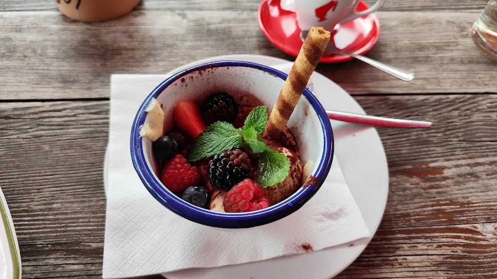 Edelweiß-Hütte_Corvara in Badia_slider_image_3