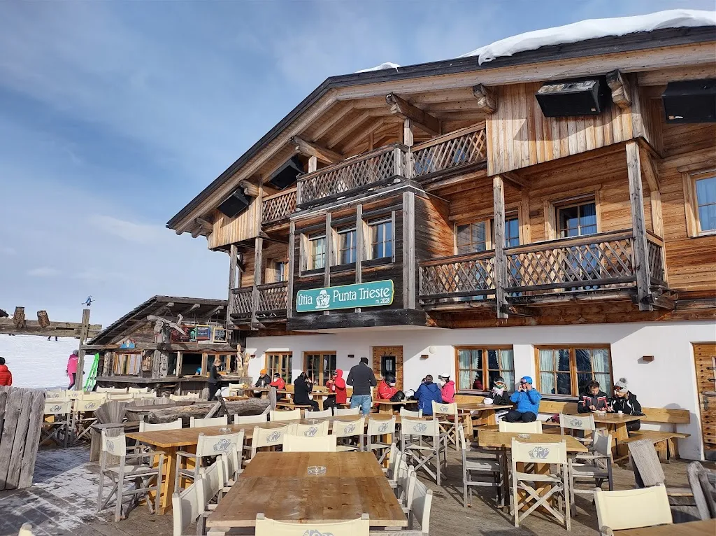 Rifugio Punta Trieste restaurant in Corvara in Badia