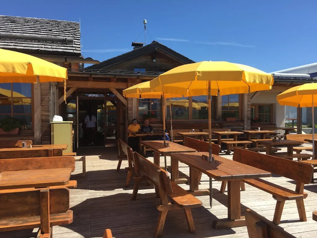 Rifugio Ütia Bioch restaurant in Corvara in Badia