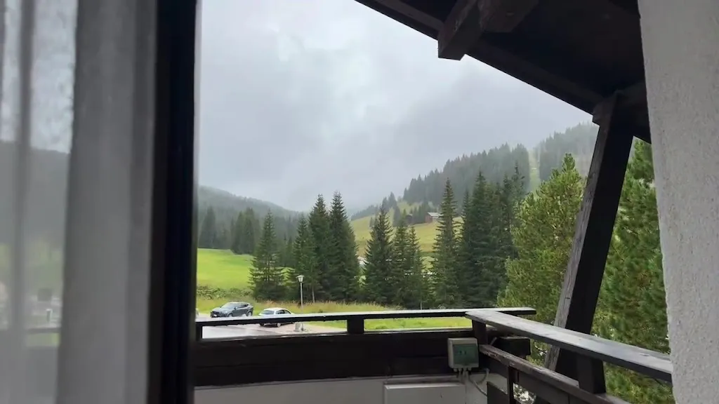 Justina_J. JIE_Hotel Planac Cafe_Corvara in Badia_review