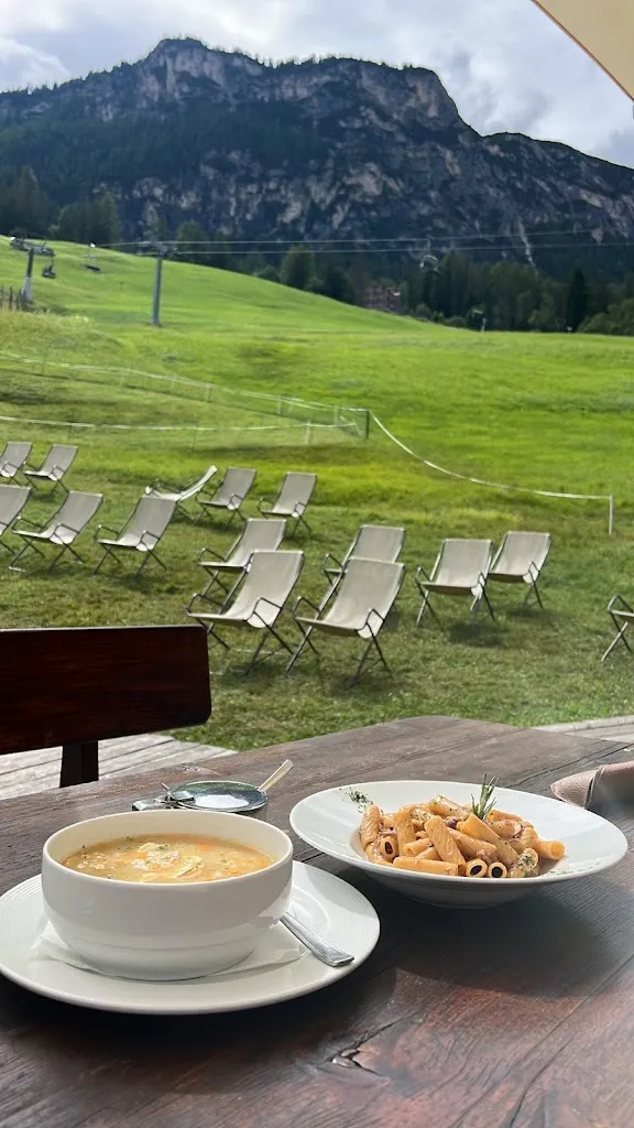 Juan Aljama_Rifugio Utia Paraciora_Corvara in Badia_review