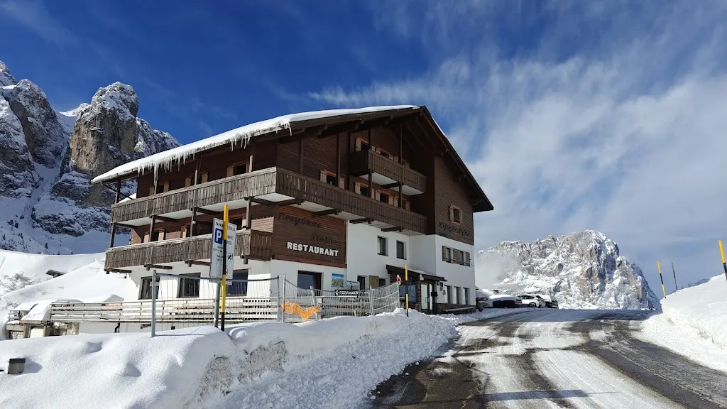 Sebastian Bubel_Alpin Hotel & restaurant Frara - Passo Gardena _Corvara in Badia_review