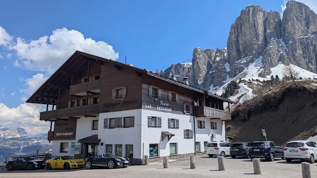 Alpin Hotel & restaurant Frara - Passo Gardena (bz) restaurant in Corvara in Badia
