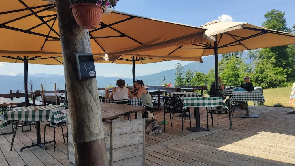 Chalet Tana Incantata_Gionghi-Cappella_slider_image_1