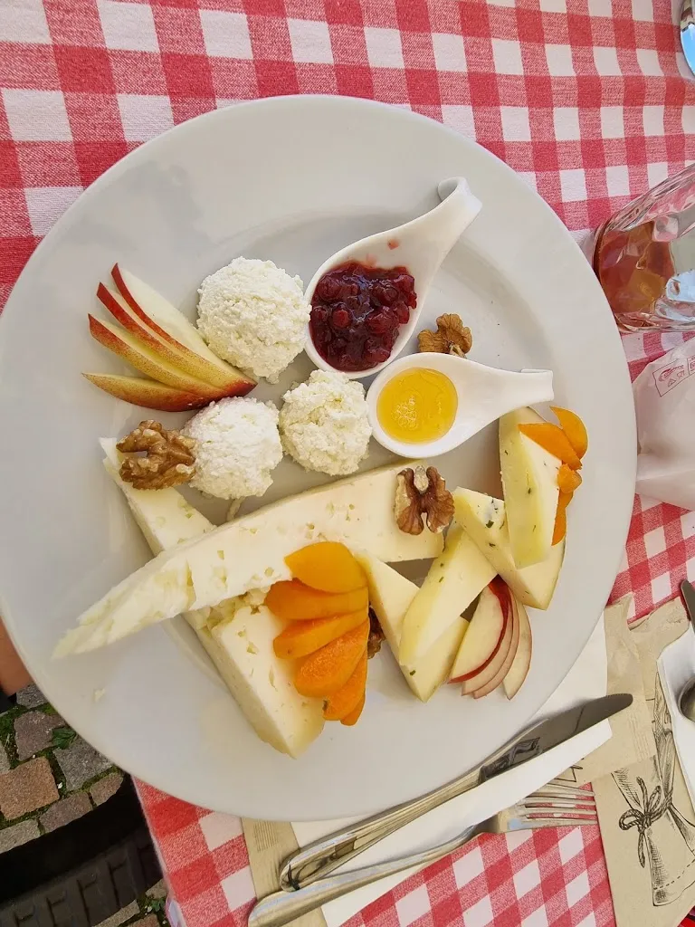 Mary Mondin_Tobia Ristorante, Pizzeria e Bar_Gionghi-Cappella_review