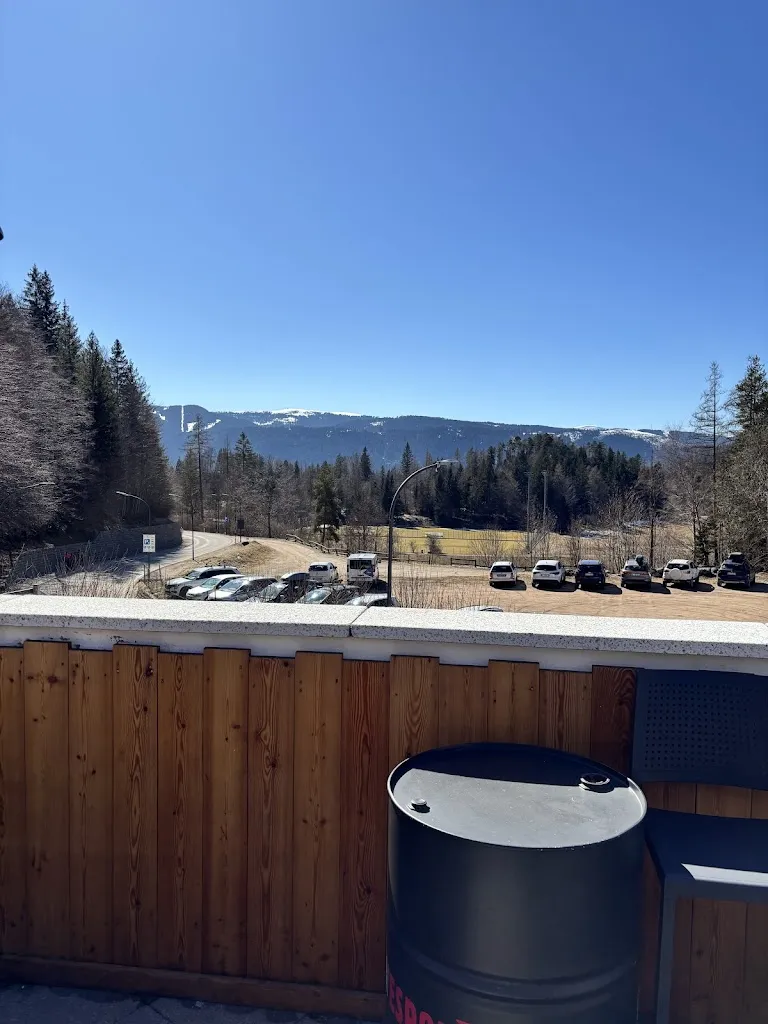 alessandro vallani_Bistró New Seven Se Lavarone_Gionghi-Cappella_avis