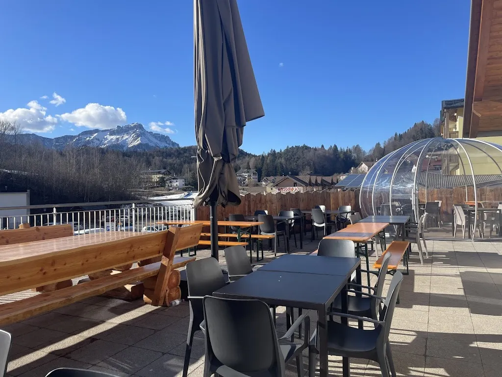 Bistró New Seven Se Lavarone restaurant in Gionghi-Cappella