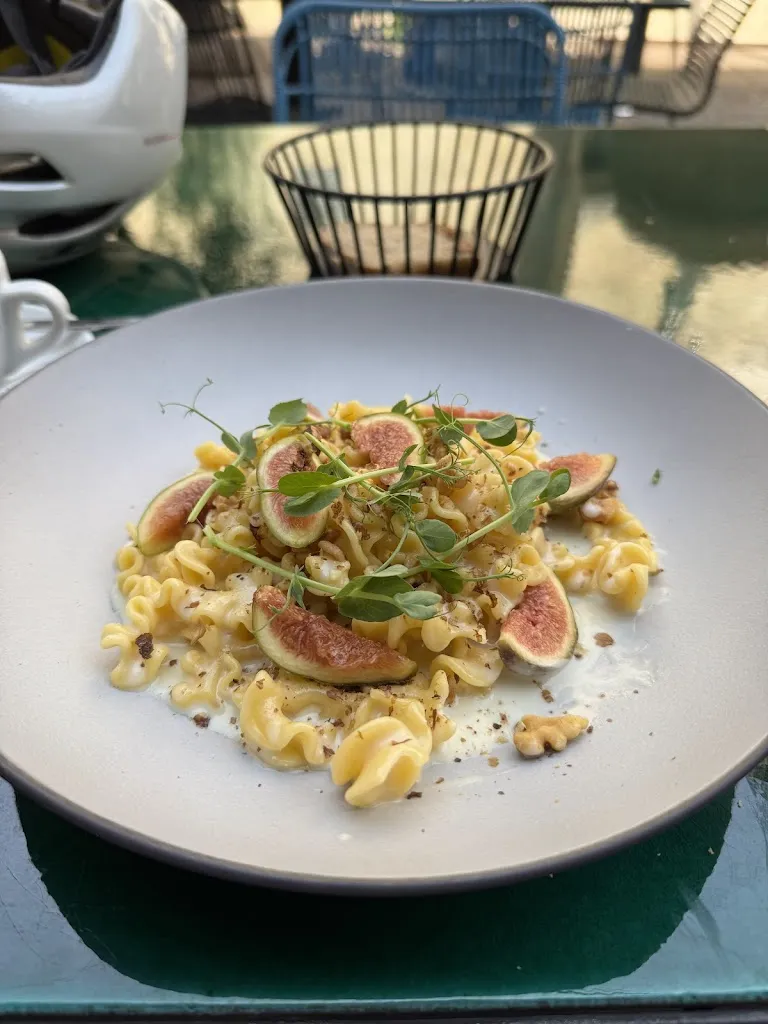 Dimitri Leonov_Flurin - Bar, Restaurant & Suites_Glorenza_review