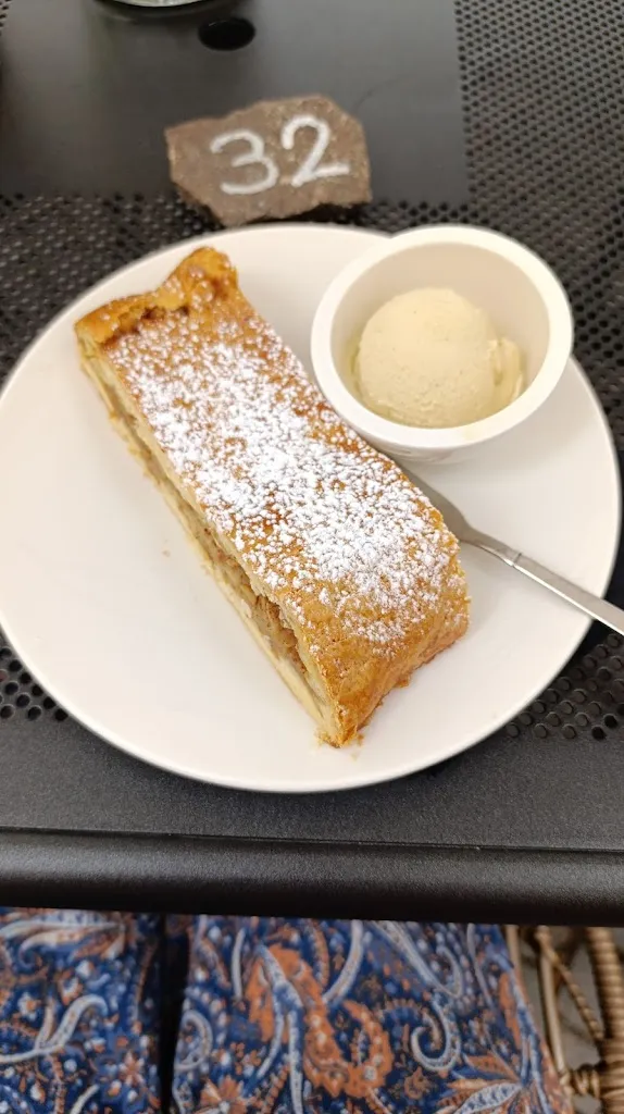 Tere H._Weisses Kreiz_Glorenza_recensione