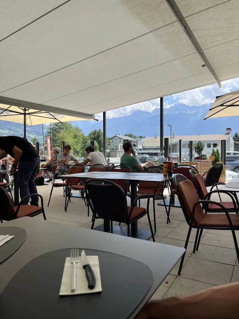 Clara_Pizzeria Restaurant Erika_Glorenza_review