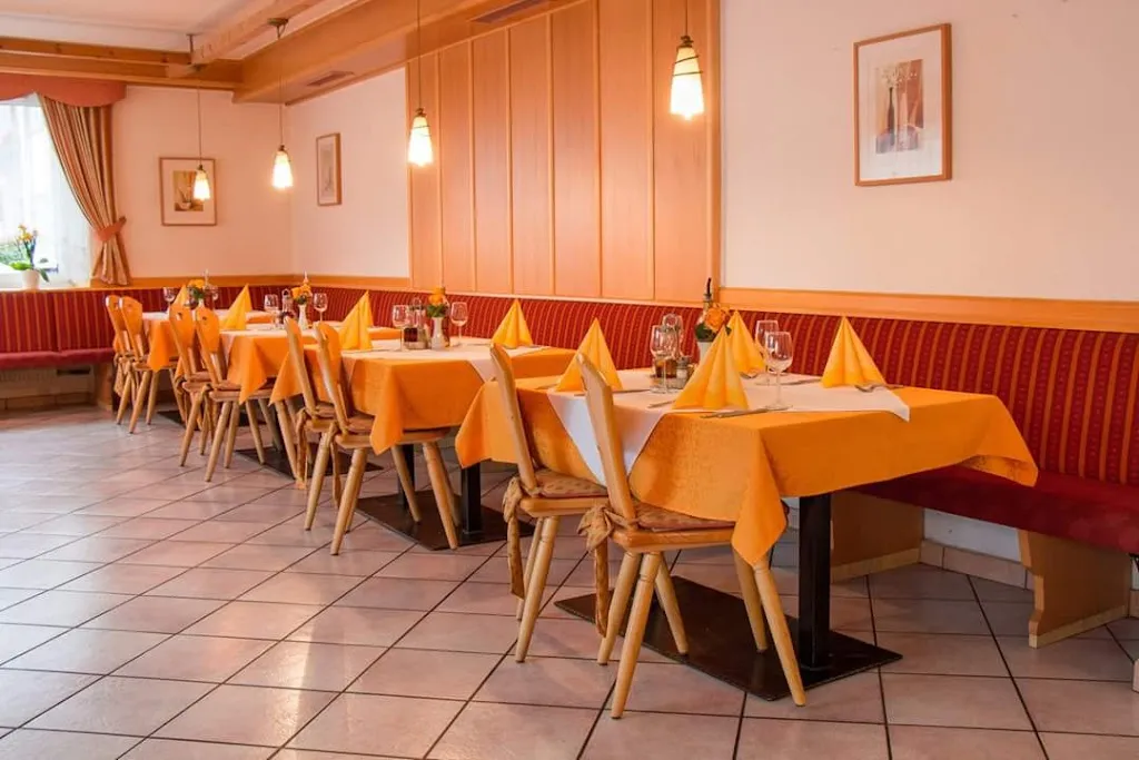 Pizzeria Restaurant Erika_Glorenza_slider_image_1