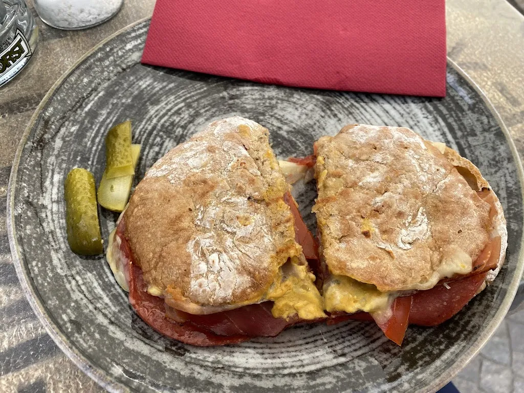 Daniela Rüttimann_Stadt Café_Glorenza_review