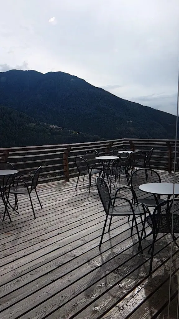 Green Gril_Grumes_slider_image_2