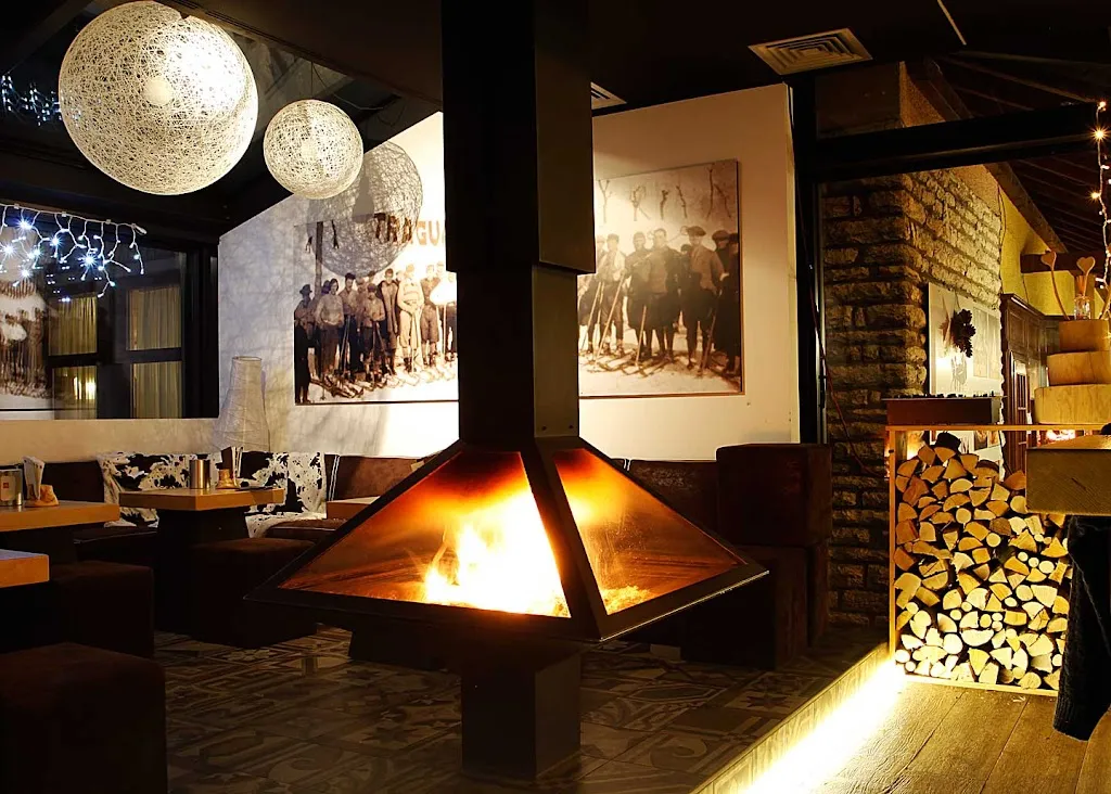 John Caffe Bar Pasticceria restaurant in Folgaria