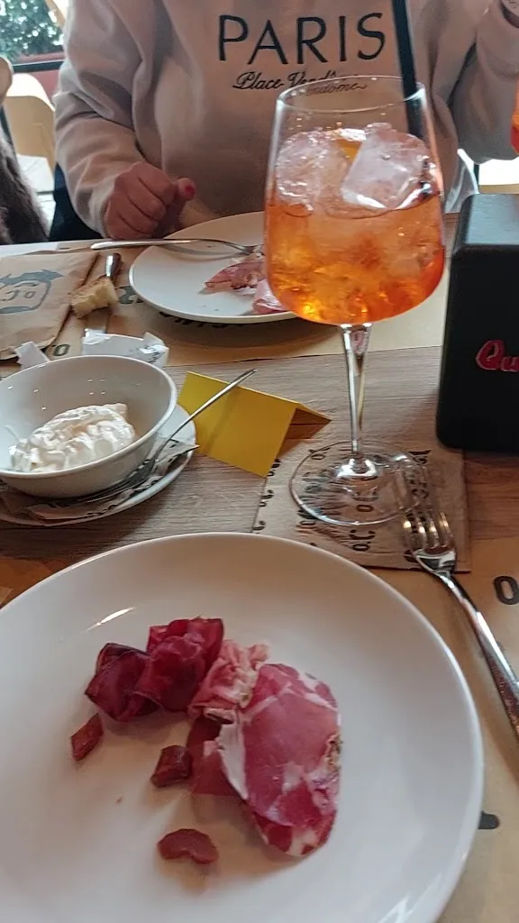 Officine Cavour Bistrò_Maglie_slider_image_2