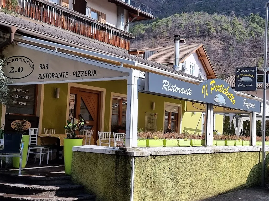 Bar Ristorante Pizzeria Il Portichetto 2.0 restaurant in Laghetti